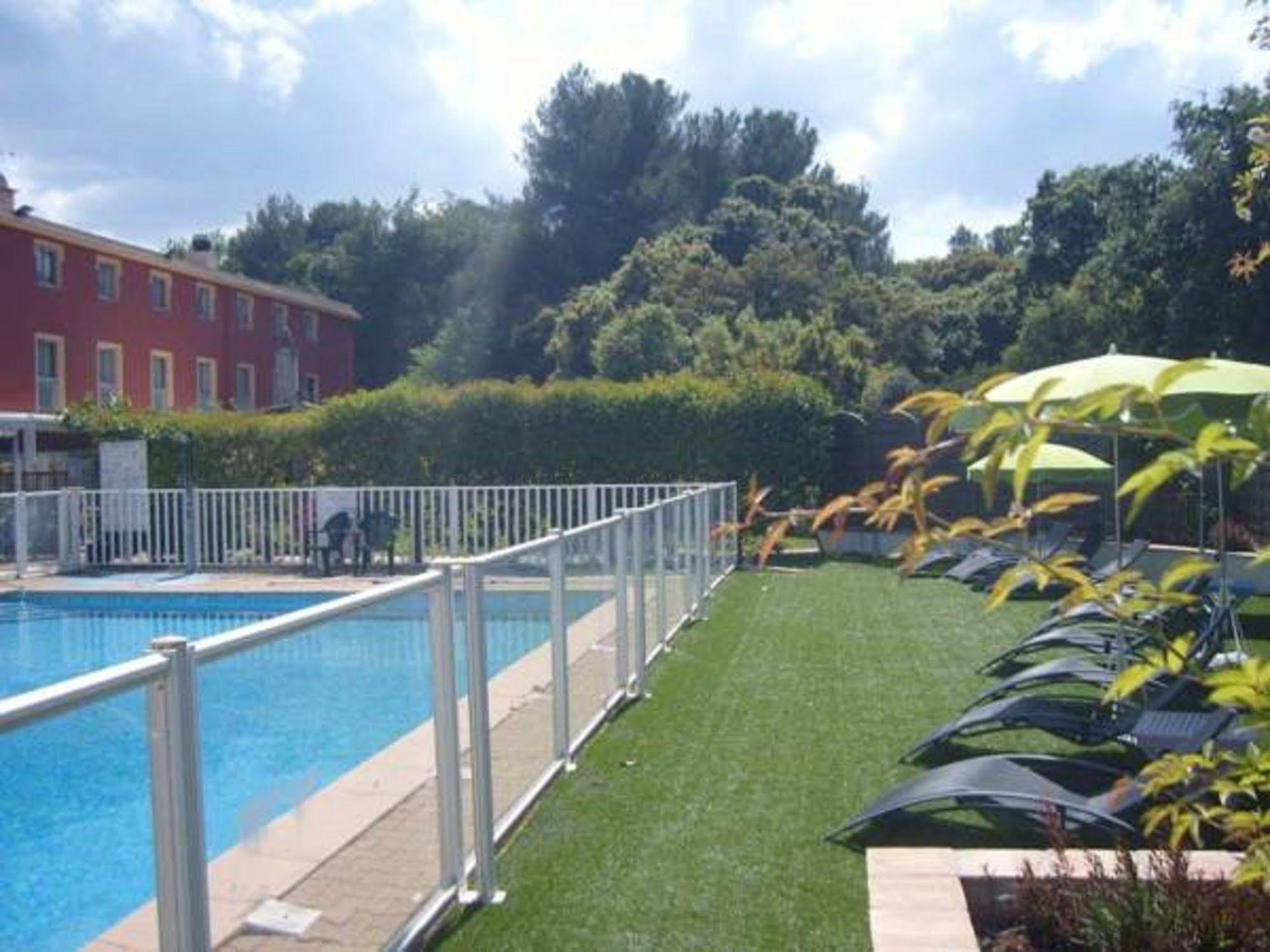 Best Western Terre De Provence Le Cannet-des-Maures Exterior foto